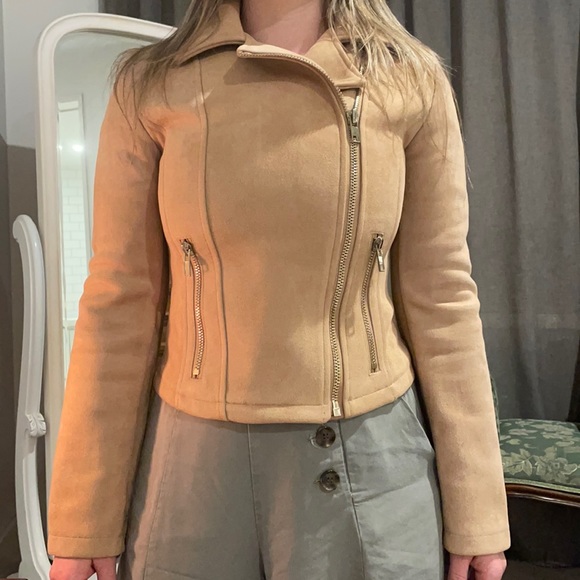Blush cropped Jacket, suede look and feel. Size 6 - Picture 7 of 8